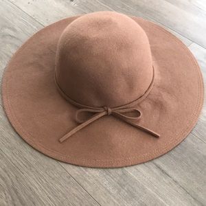 Tan floppy hat